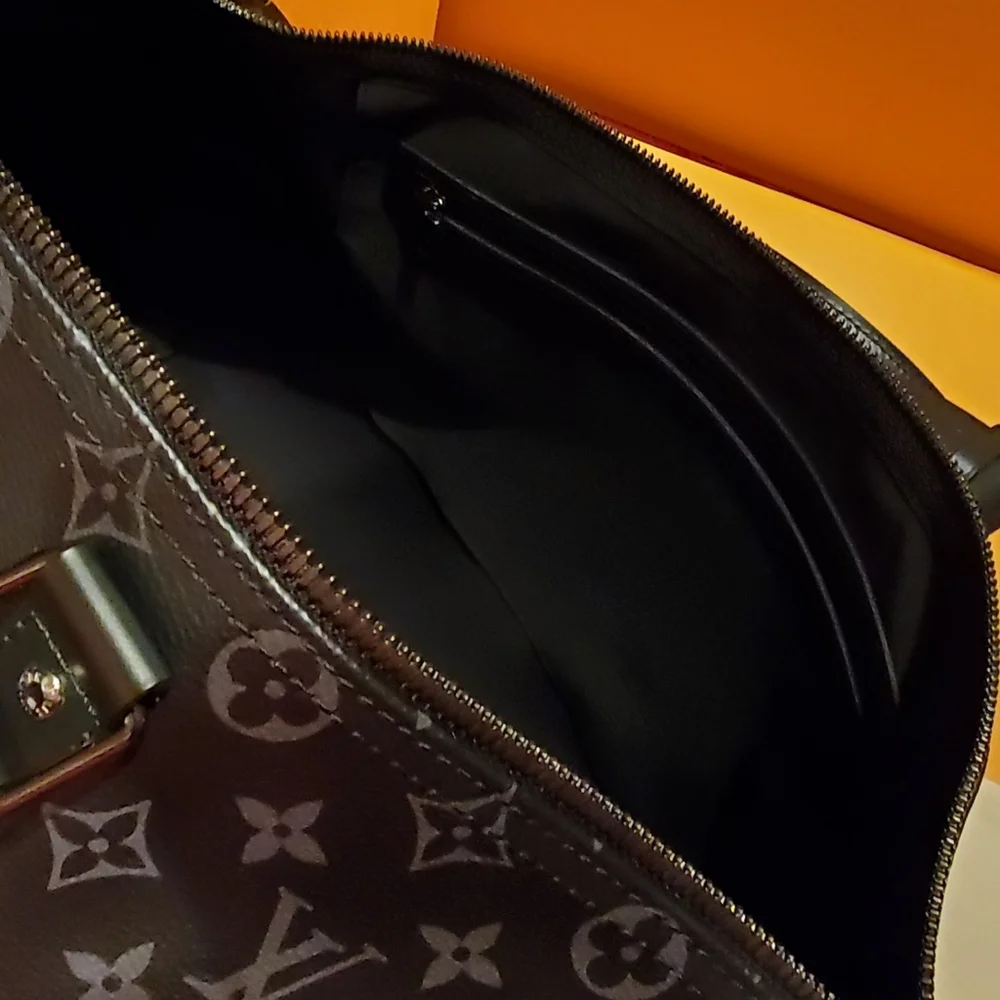LOUIS VUITTON Keepall Bandoulière 45 in Monogram Eclipse - Like New